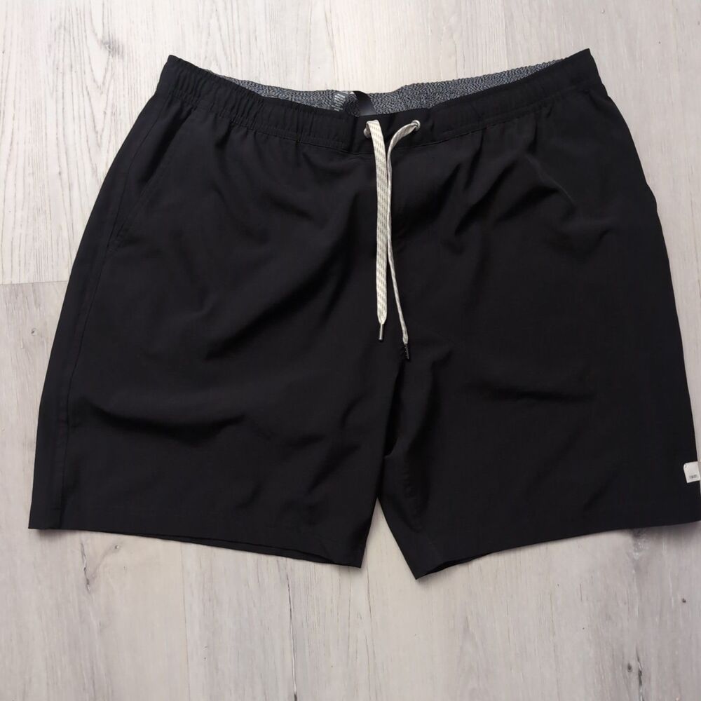 Vuori Shorts Mens Size 2XL Athletic Drawstring Running Training Gym